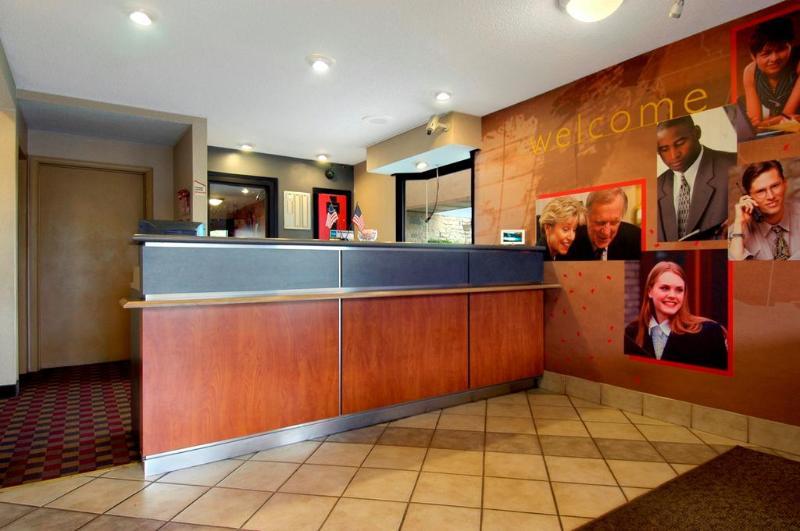 Super 8 By Wyndham Findlay Otel Dış mekan fotoğraf