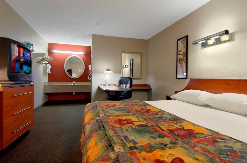 Super 8 By Wyndham Findlay Otel Dış mekan fotoğraf